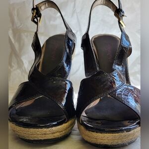 EUC BLACK SANDLE WEDGES 8.5!